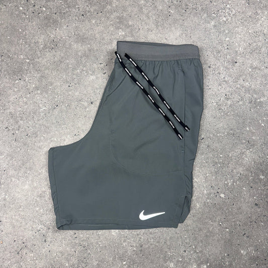 NK SHORTS - TECH GREY